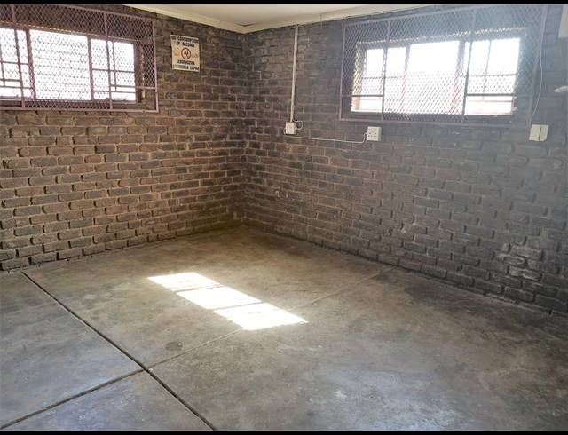 268M² RETAIL FOR SALE IN WHITE RIVER CENTRAL
